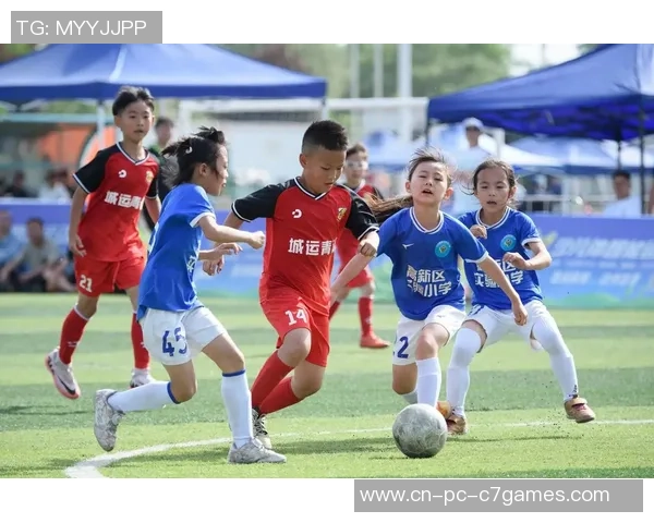 西班牙人U19与山东鲁能U19激战正酣青少年足球赛精彩回顾